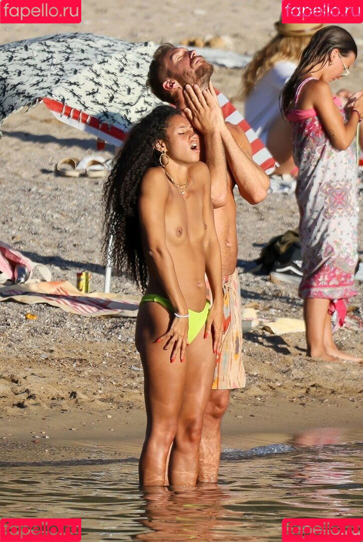 Vick Hope Onlyfans Photo Gallery 