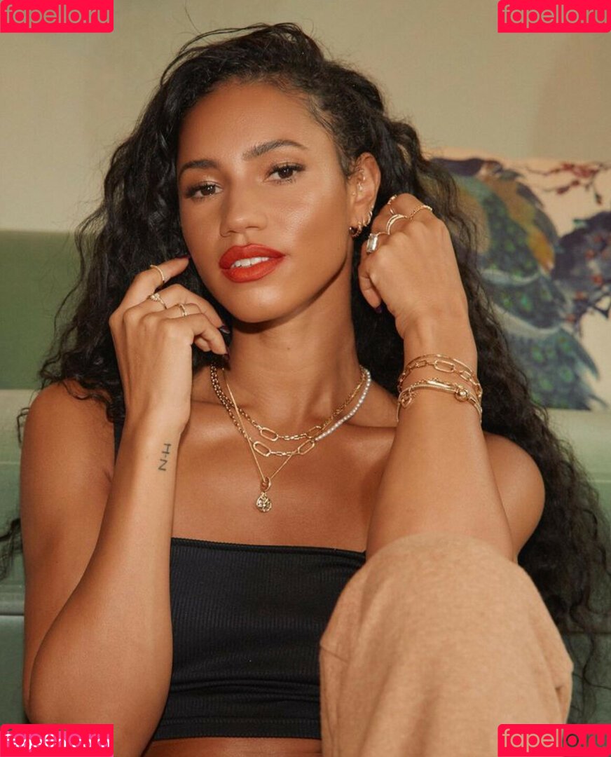 Vick Hope Onlyfans Photo Gallery 