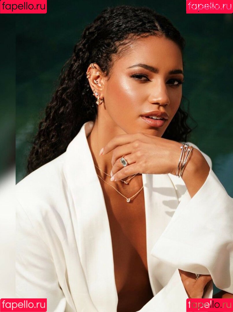 Vick Hope Onlyfans Photo Gallery 