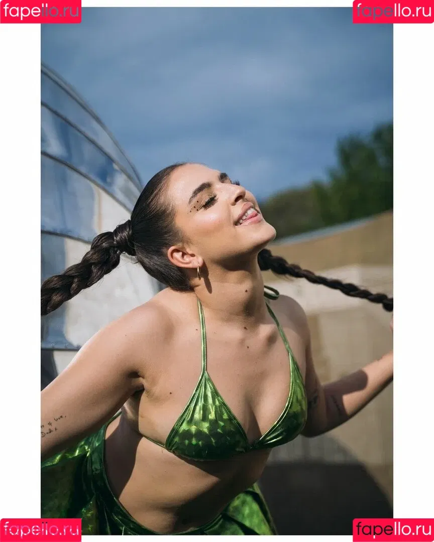 Mae Muller Onlyfans Photo Gallery 