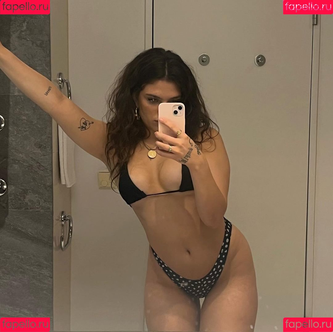 Mae Muller Onlyfans Photo Gallery 
