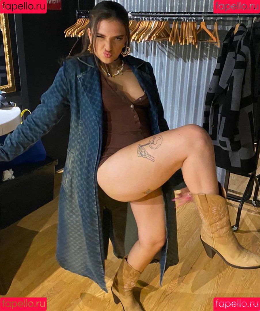 Mae Muller Onlyfans Photo Gallery 