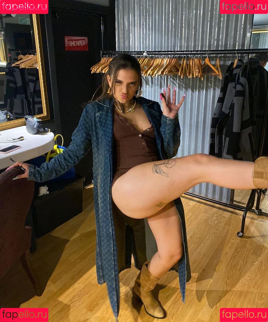 Mae Muller Onlyfans Photo Gallery 