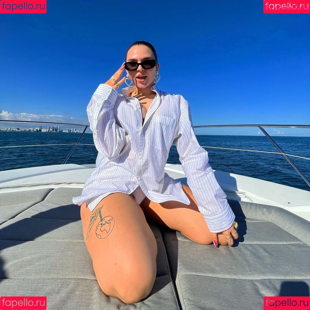 Mae Muller Onlyfans Photo Gallery 