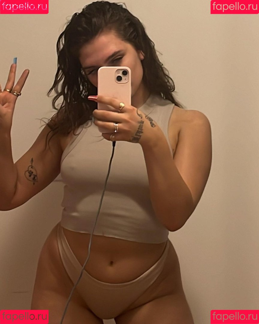 Mae Muller Onlyfans Photo Gallery 