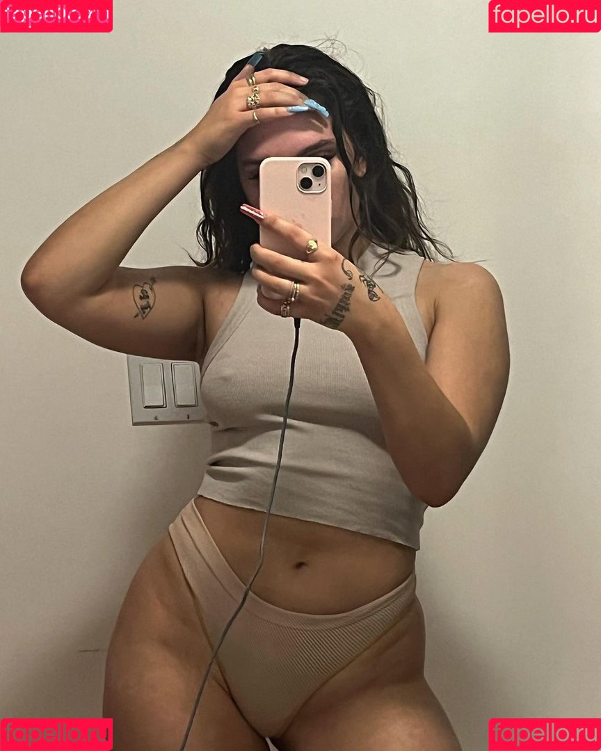 Mae Muller Onlyfans Photo Gallery 