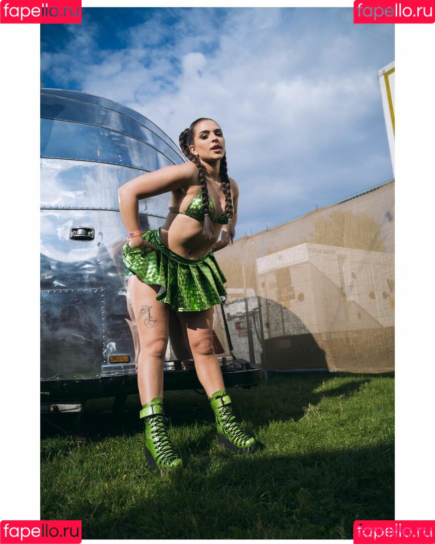 Mae Muller Onlyfans Photo Gallery 