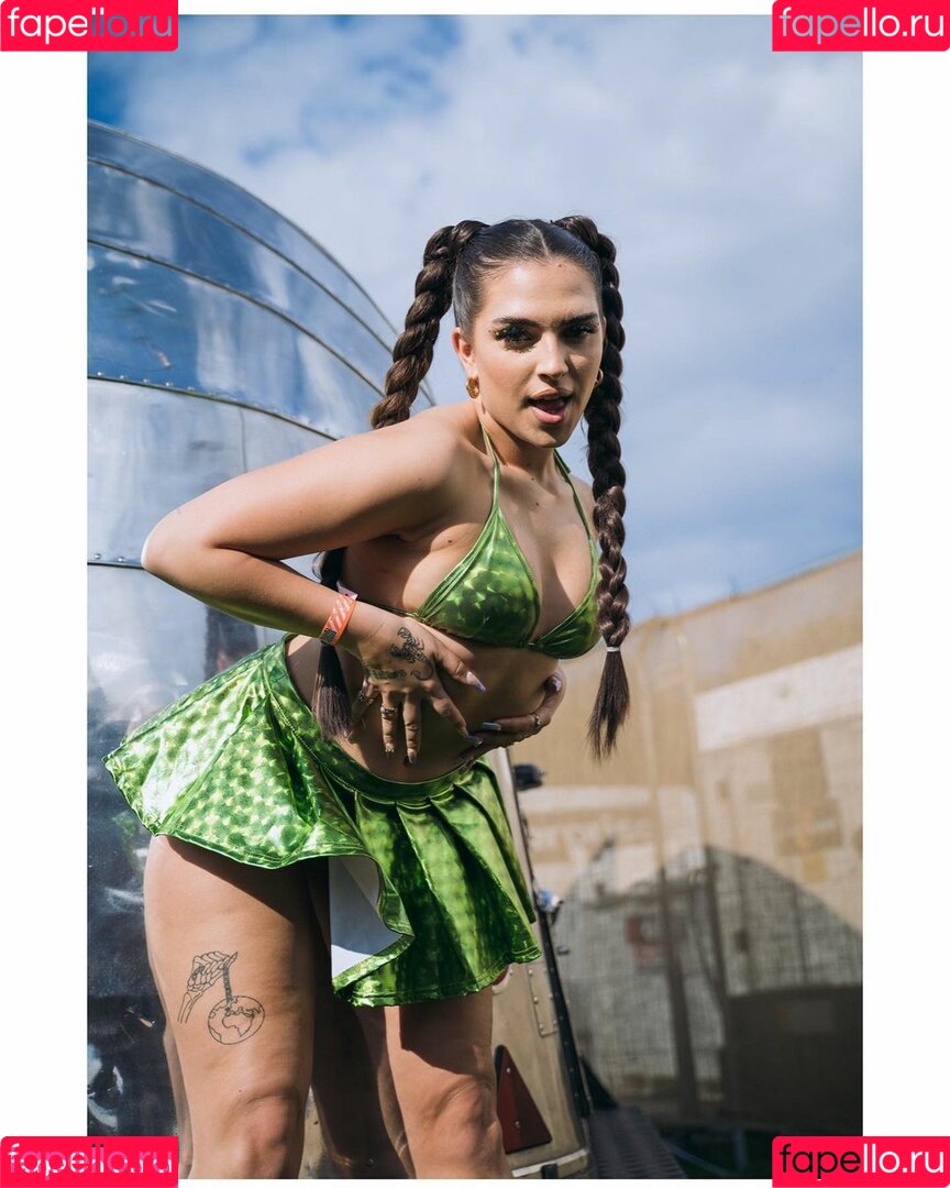 Mae Muller Onlyfans Photo Gallery 