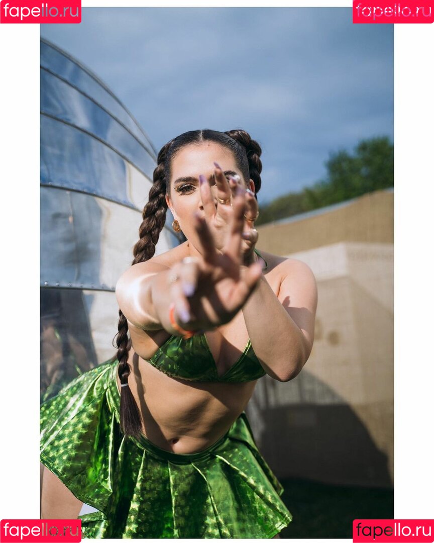 Mae Muller Onlyfans Photo Gallery 