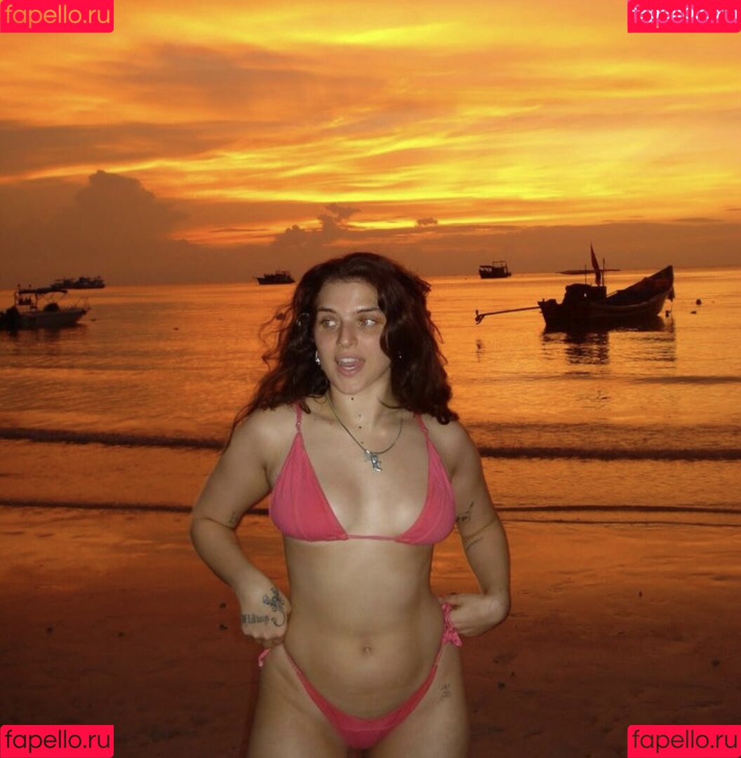 Mae Muller Onlyfans Photo Gallery 