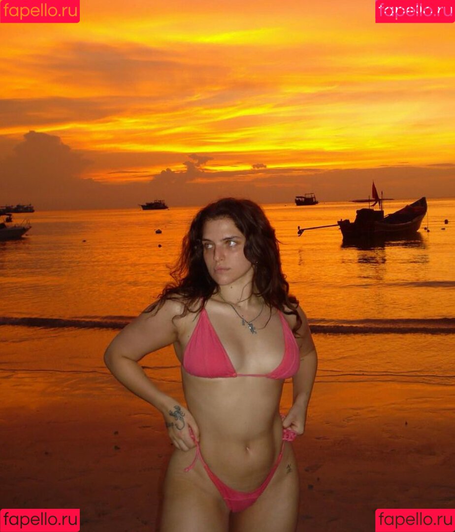 Mae Muller Onlyfans Photo Gallery 