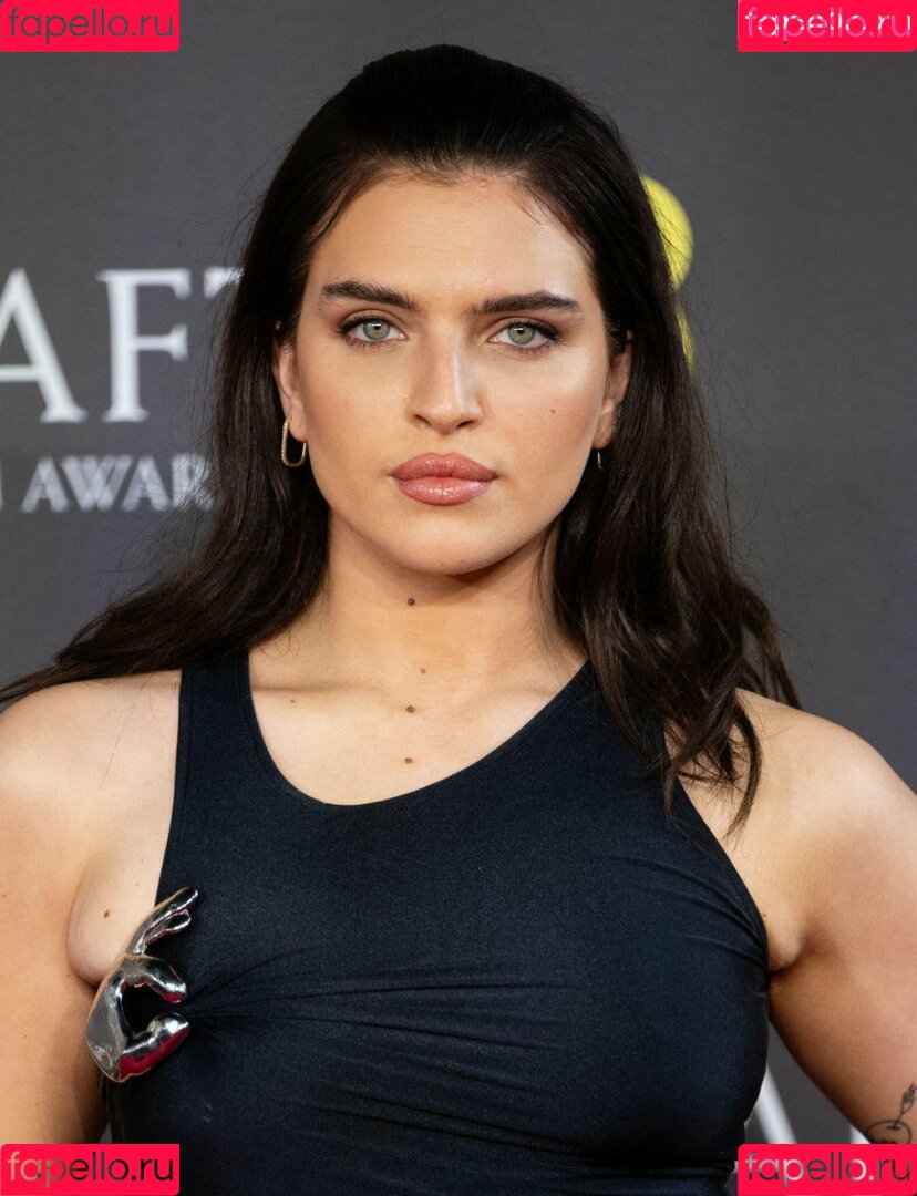 Mae Muller Onlyfans Photo Gallery 