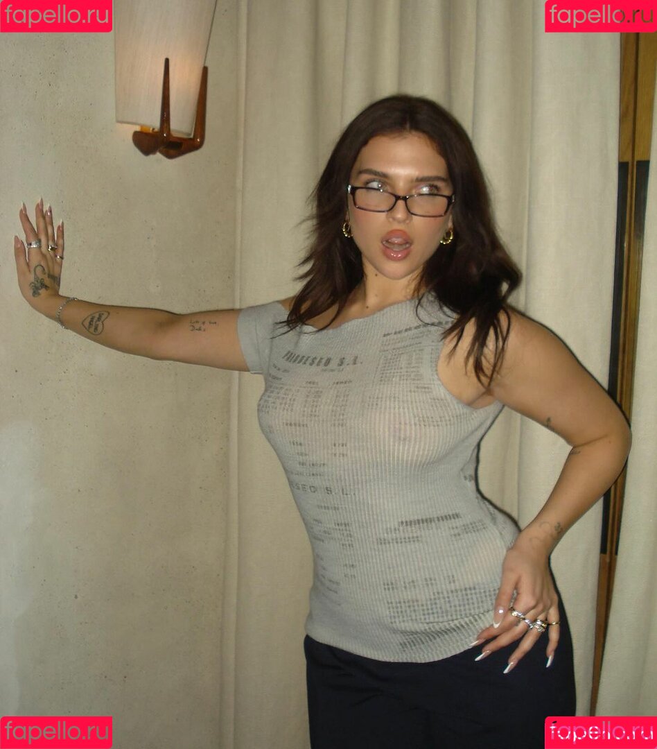 Mae Muller Onlyfans Photo Gallery 