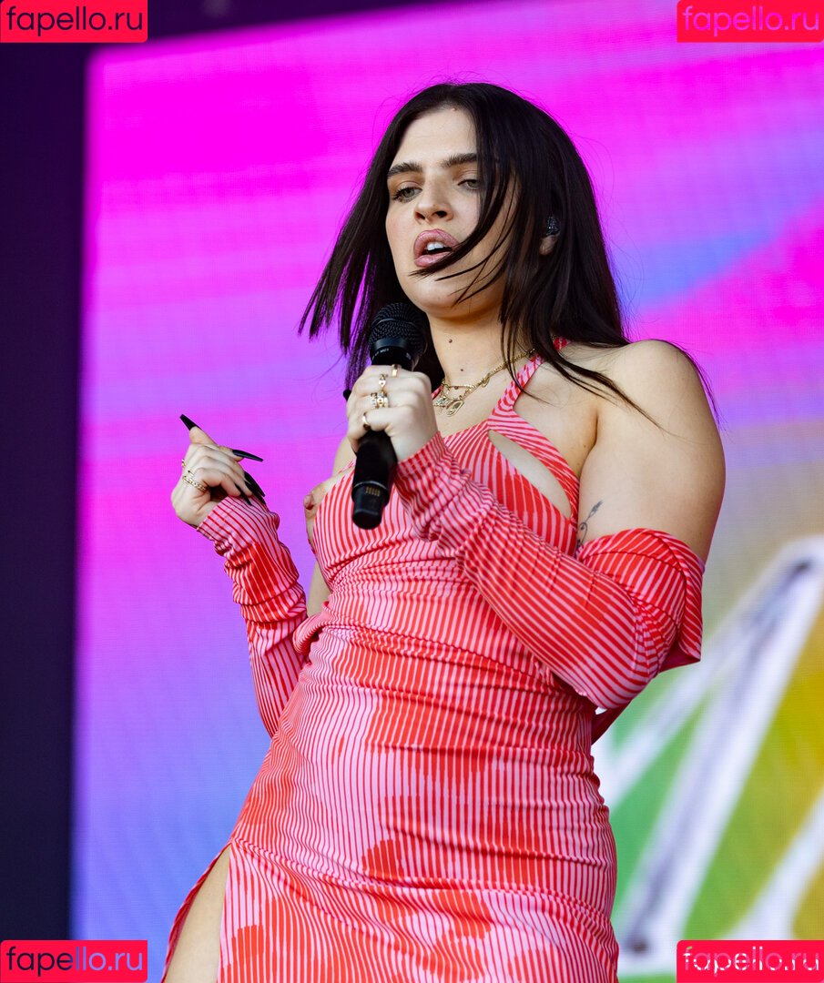 Mae Muller Onlyfans Photo Gallery 