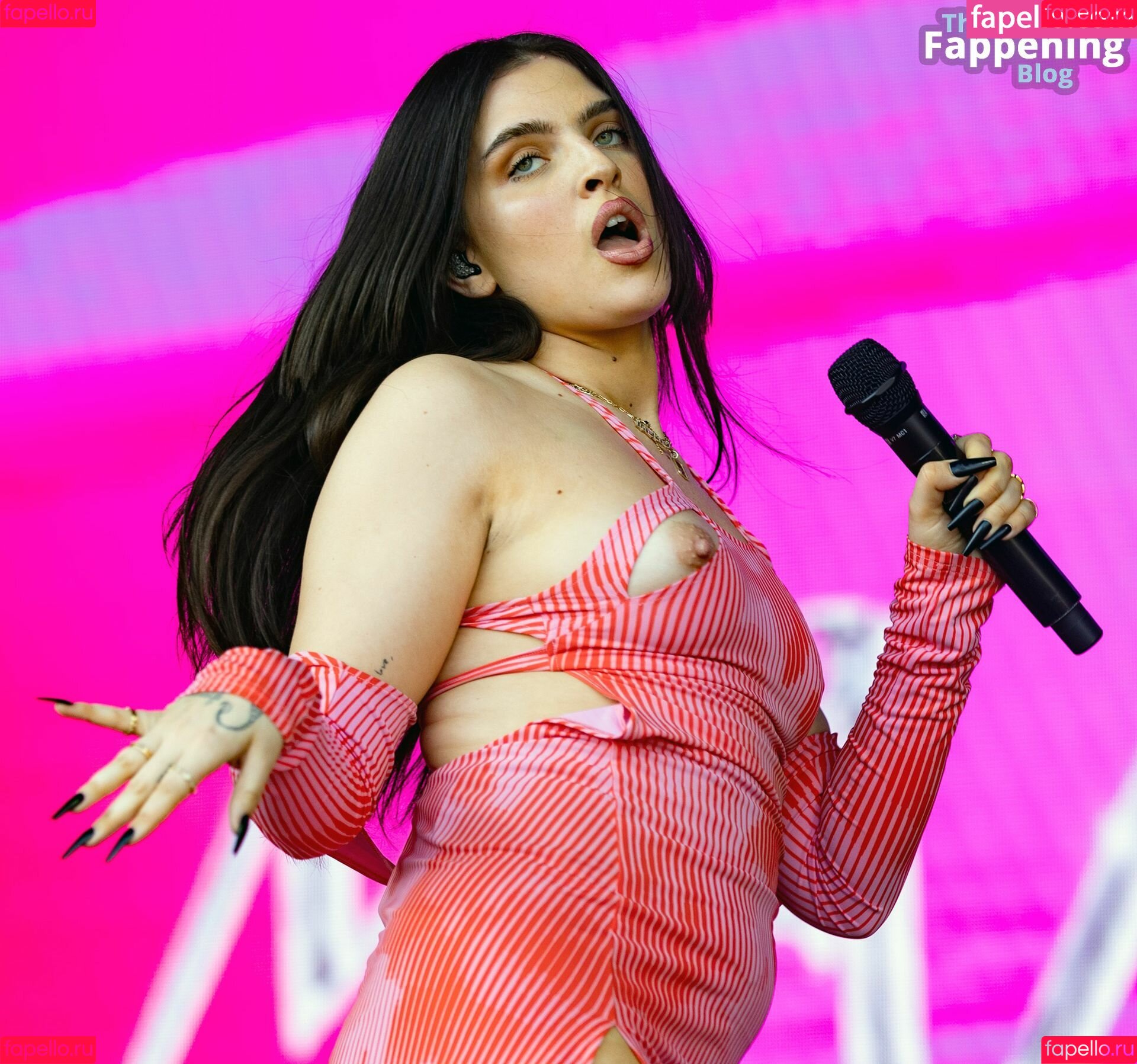 Mae Muller Onlyfans Photo Gallery 