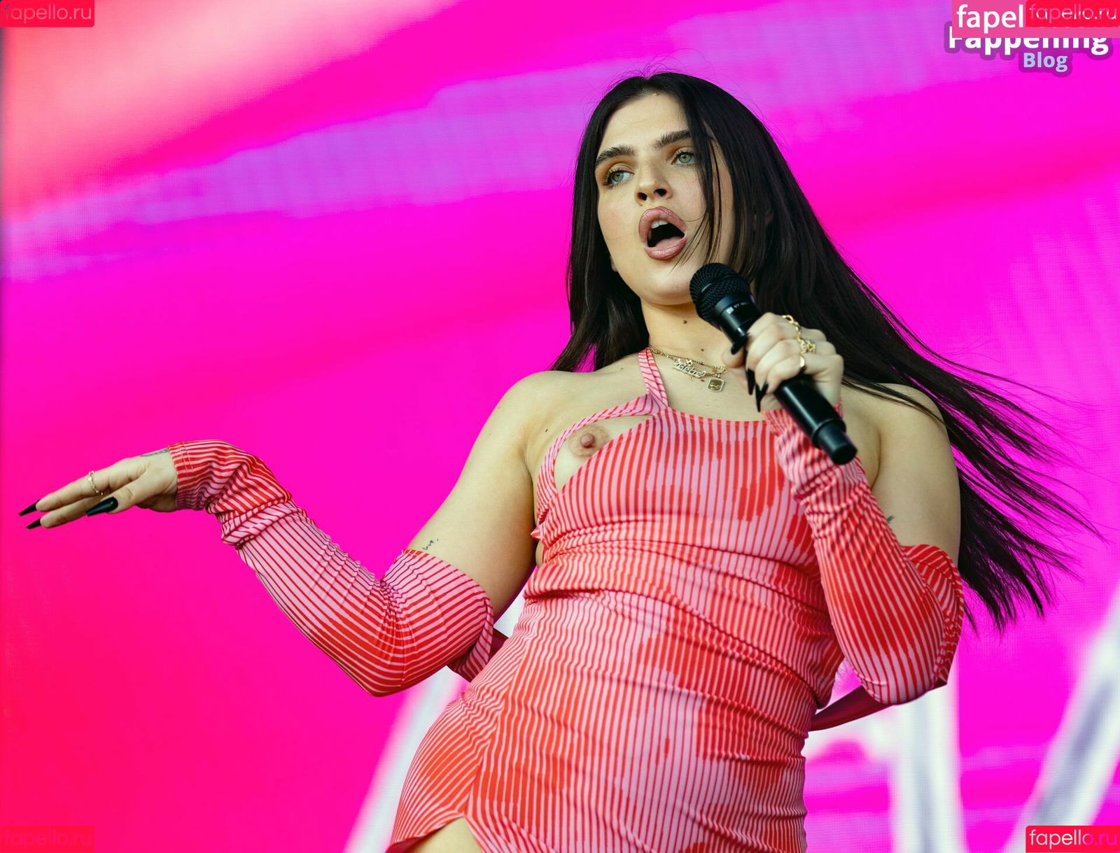 Mae Muller Onlyfans Photo Gallery 