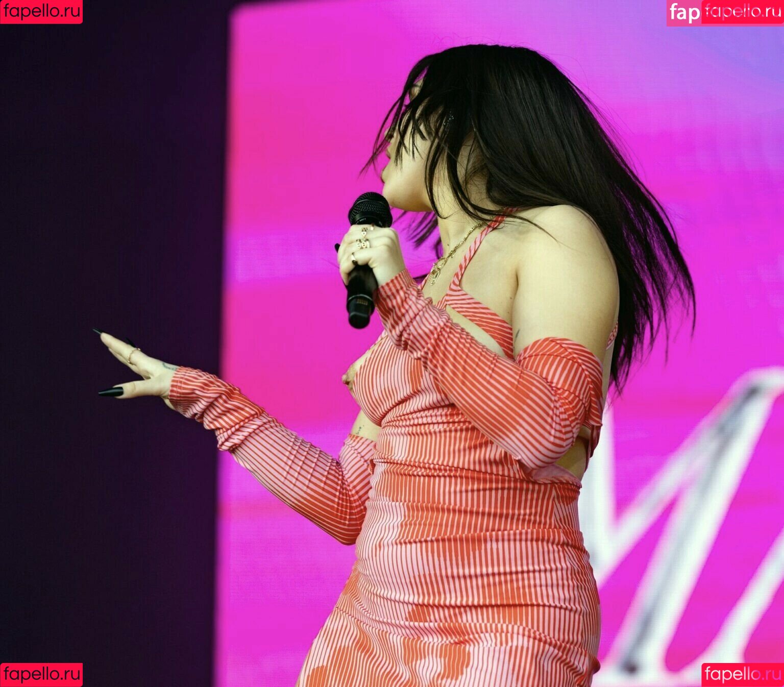 Mae Muller Onlyfans Photo Gallery 