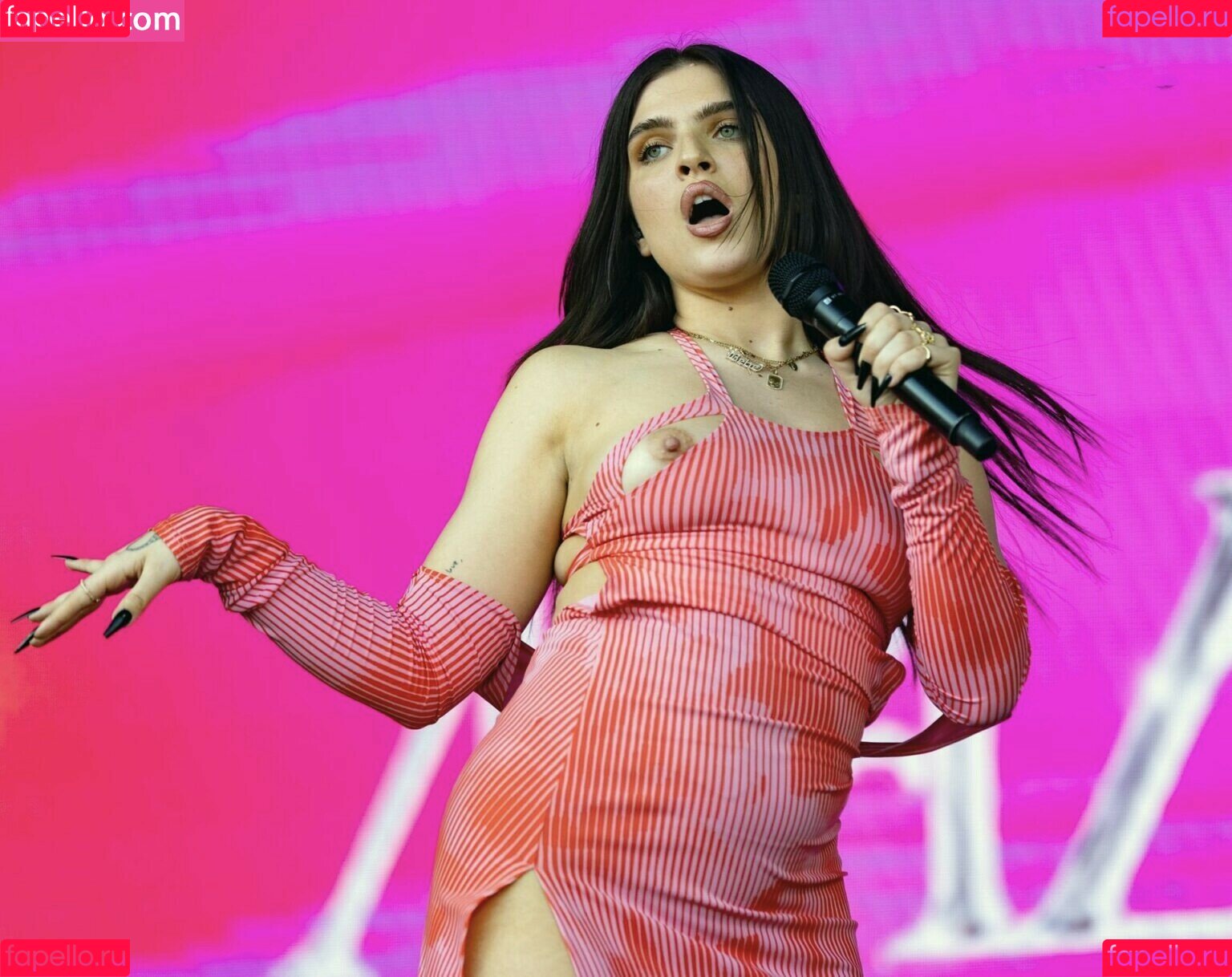 Mae Muller Onlyfans Photo Gallery 