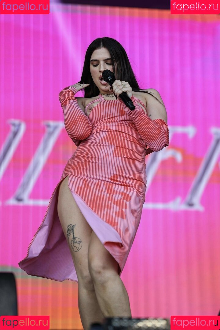 Mae Muller Onlyfans Photo Gallery 