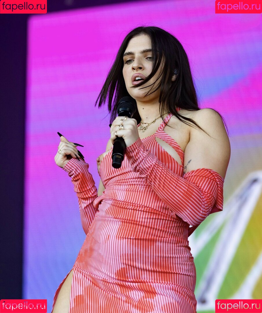 Mae Muller Onlyfans Photo Gallery 