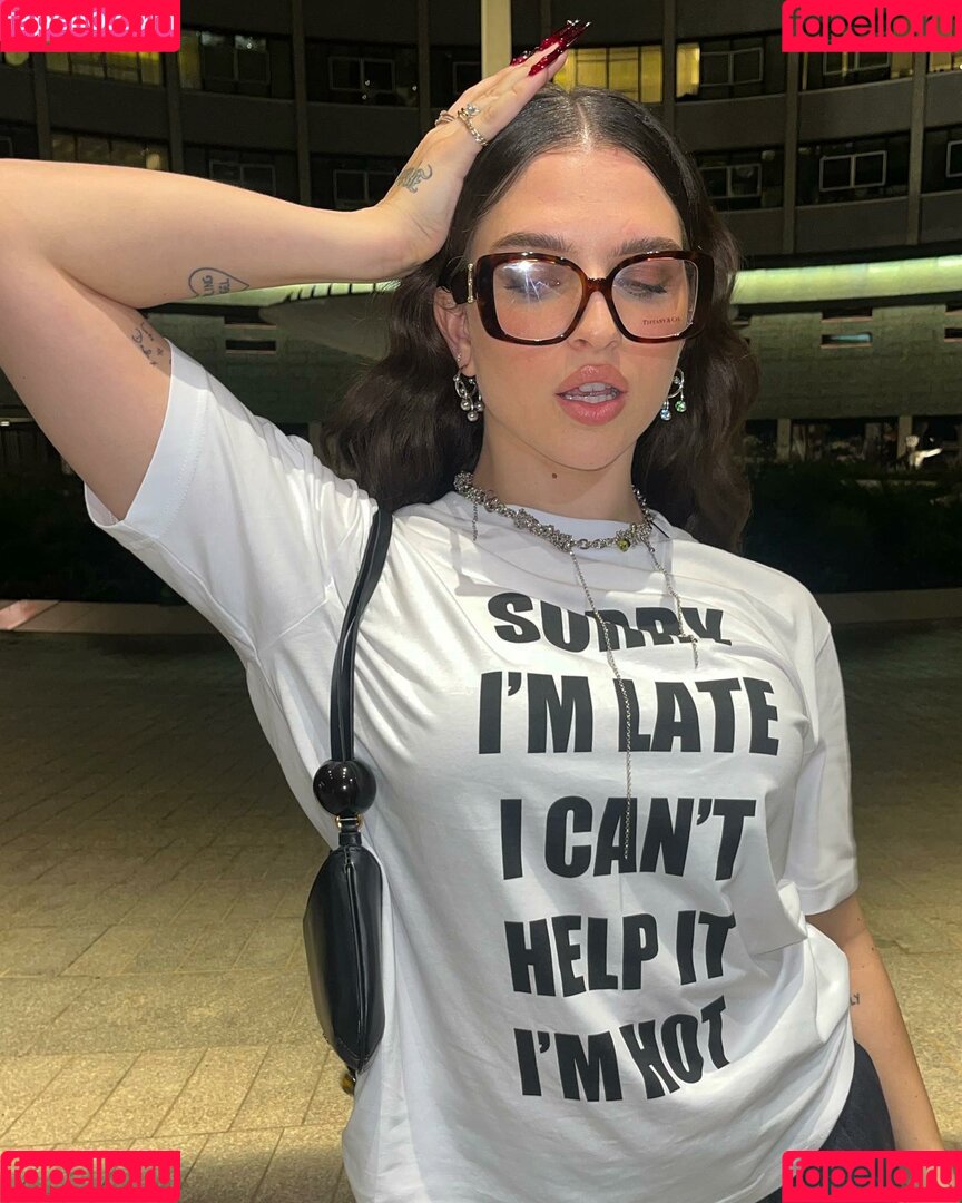 Mae Muller Onlyfans Photo Gallery 