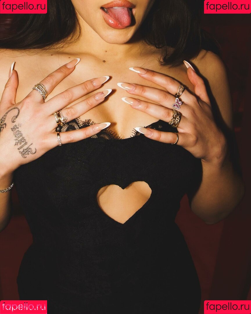 Mae Muller Onlyfans Photo Gallery 