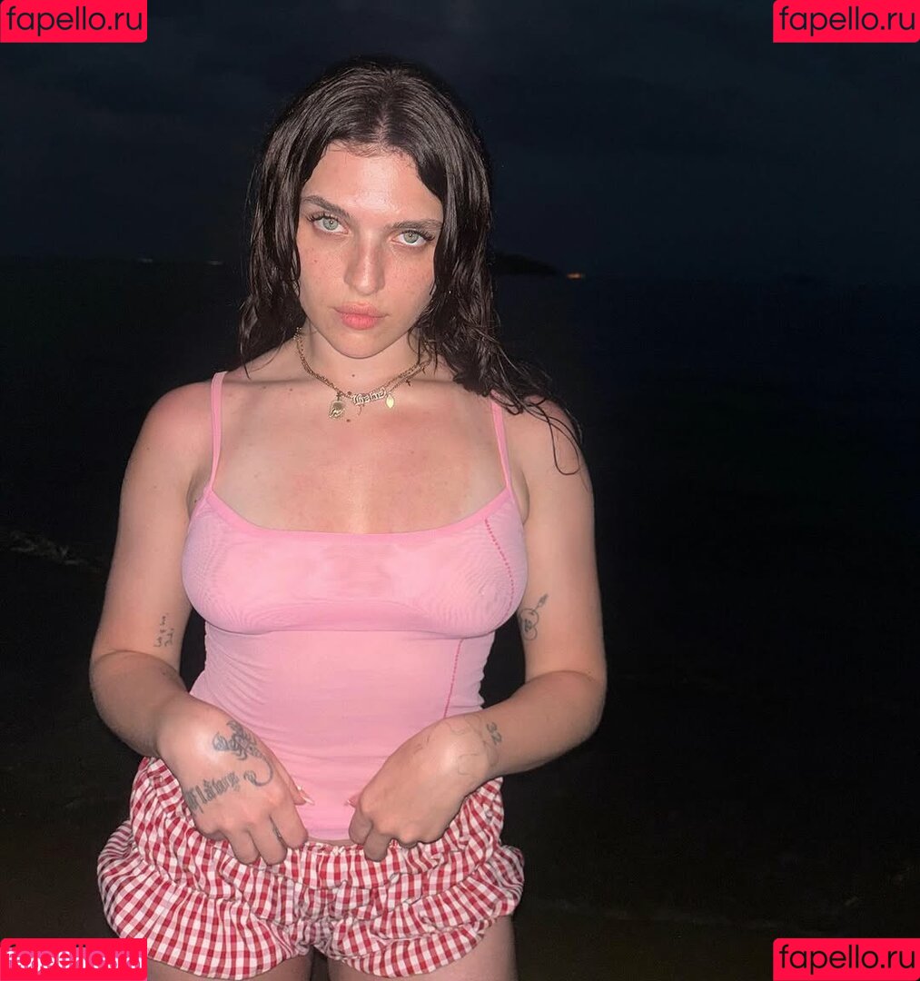 Mae Muller Onlyfans Photo Gallery 