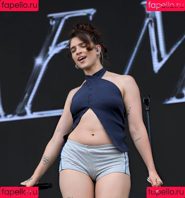 Mae Muller Onlyfans Photo Gallery 