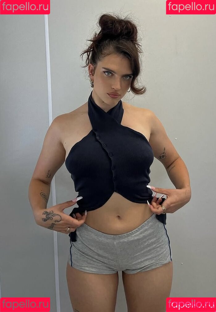 Mae Muller Onlyfans Photo Gallery 