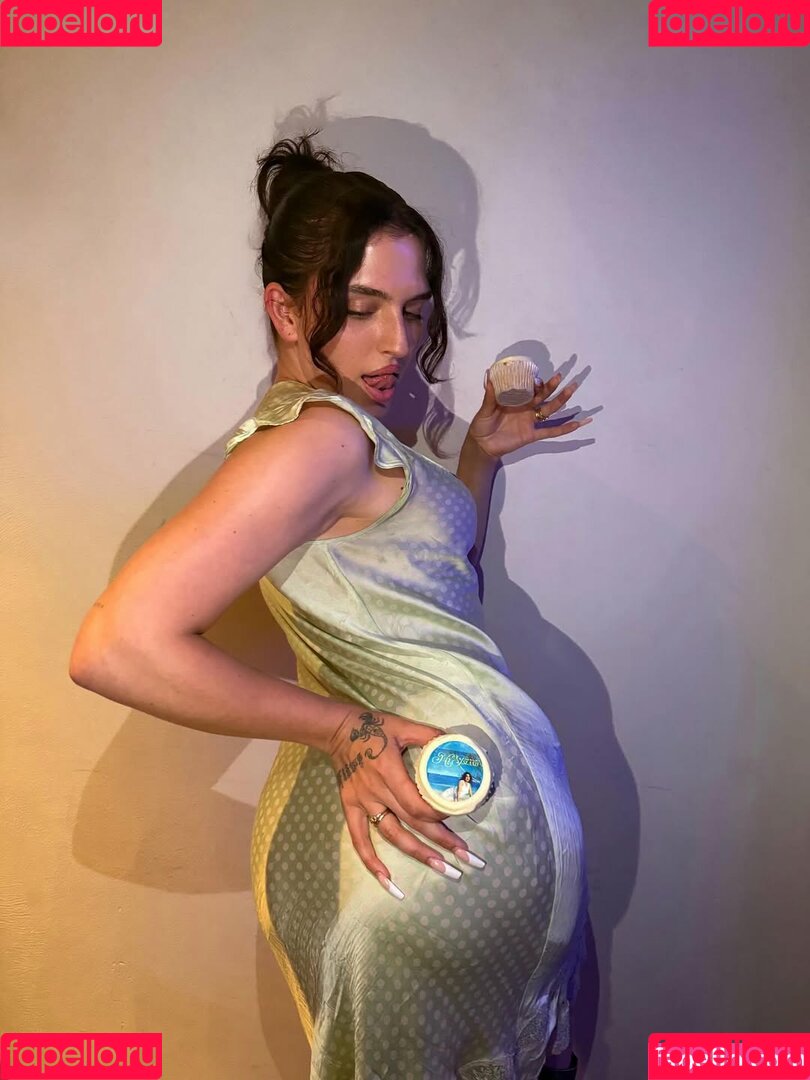 Mae Muller Onlyfans Photo Gallery 