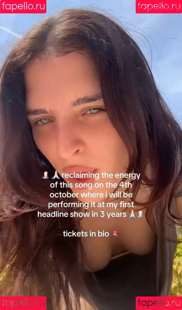 Mae Muller Onlyfans Photo Gallery 