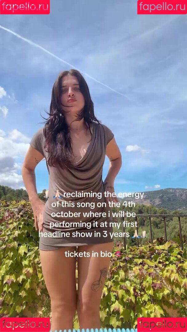 Mae Muller Onlyfans Photo Gallery 