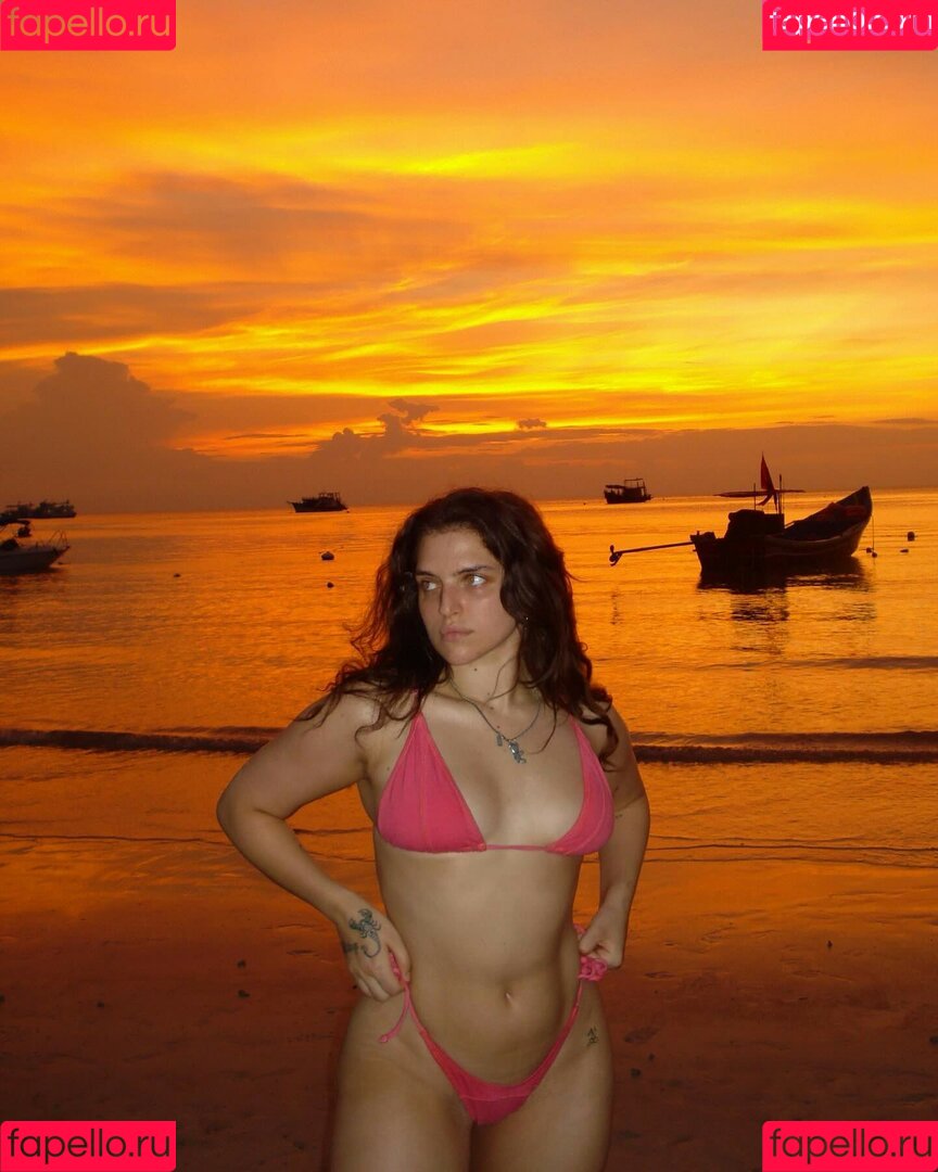 Mae Muller Onlyfans Photo Gallery 