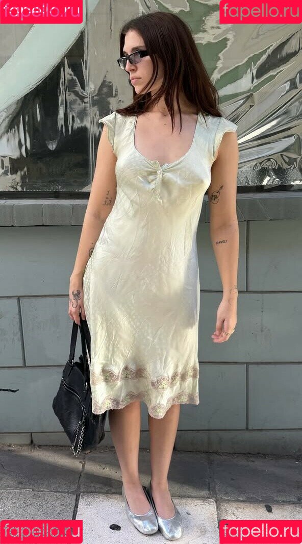 Mae Muller Onlyfans Photo Gallery 