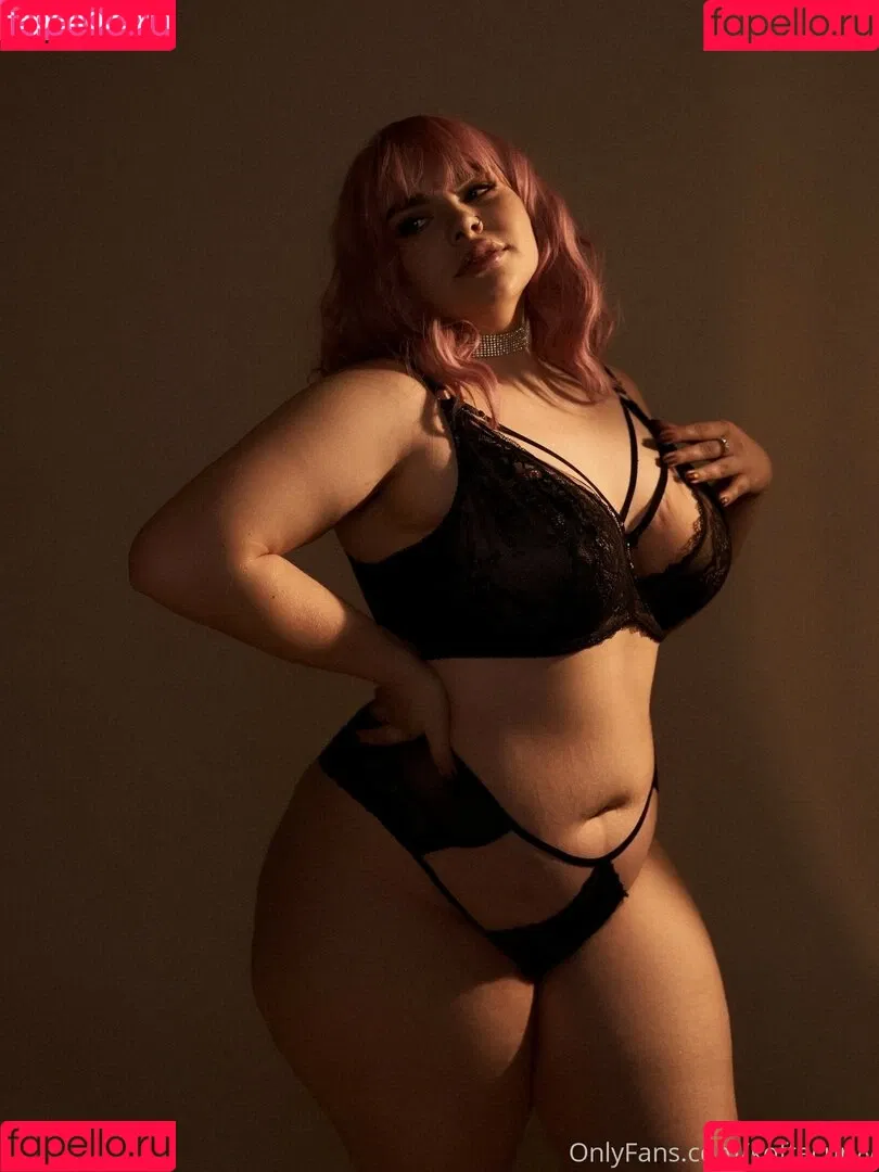 KoftaCurvy Onlyfans Photo Gallery 