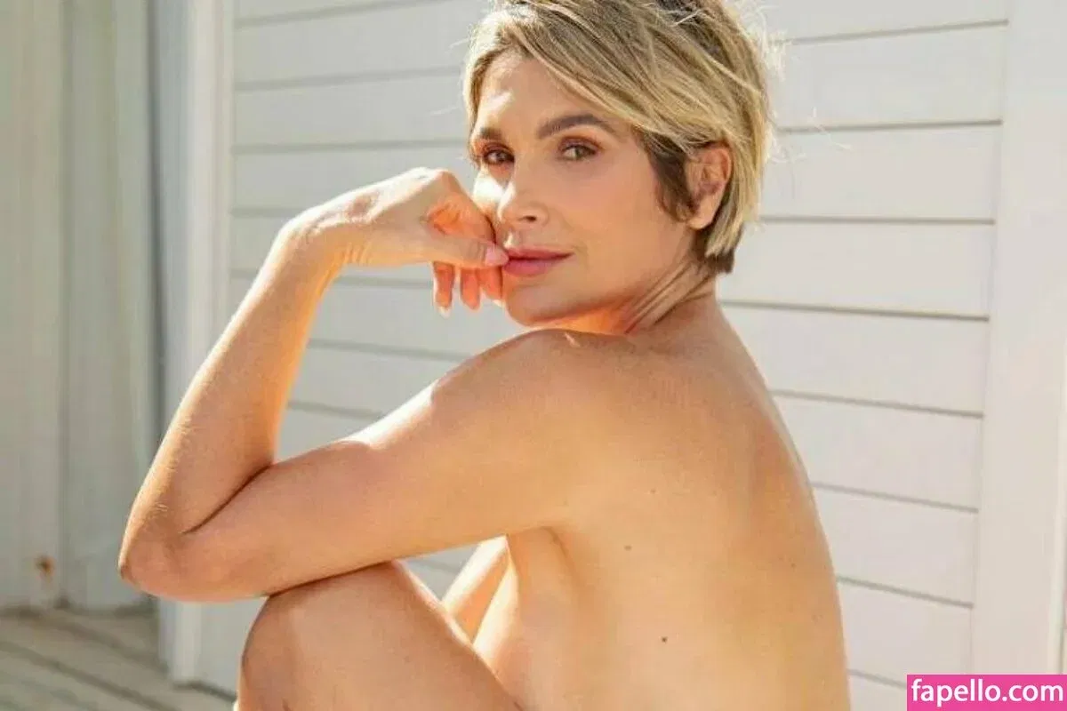 via.oc Onlyfans Photo Gallery 