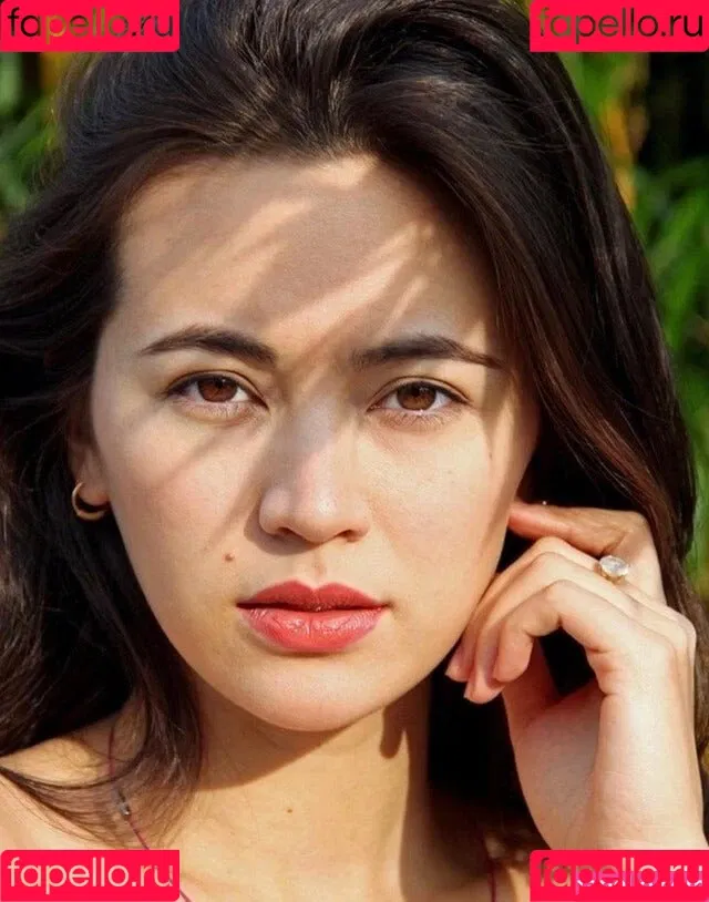 Jessica Yu Li Henwick Onlyfans Photo Gallery 