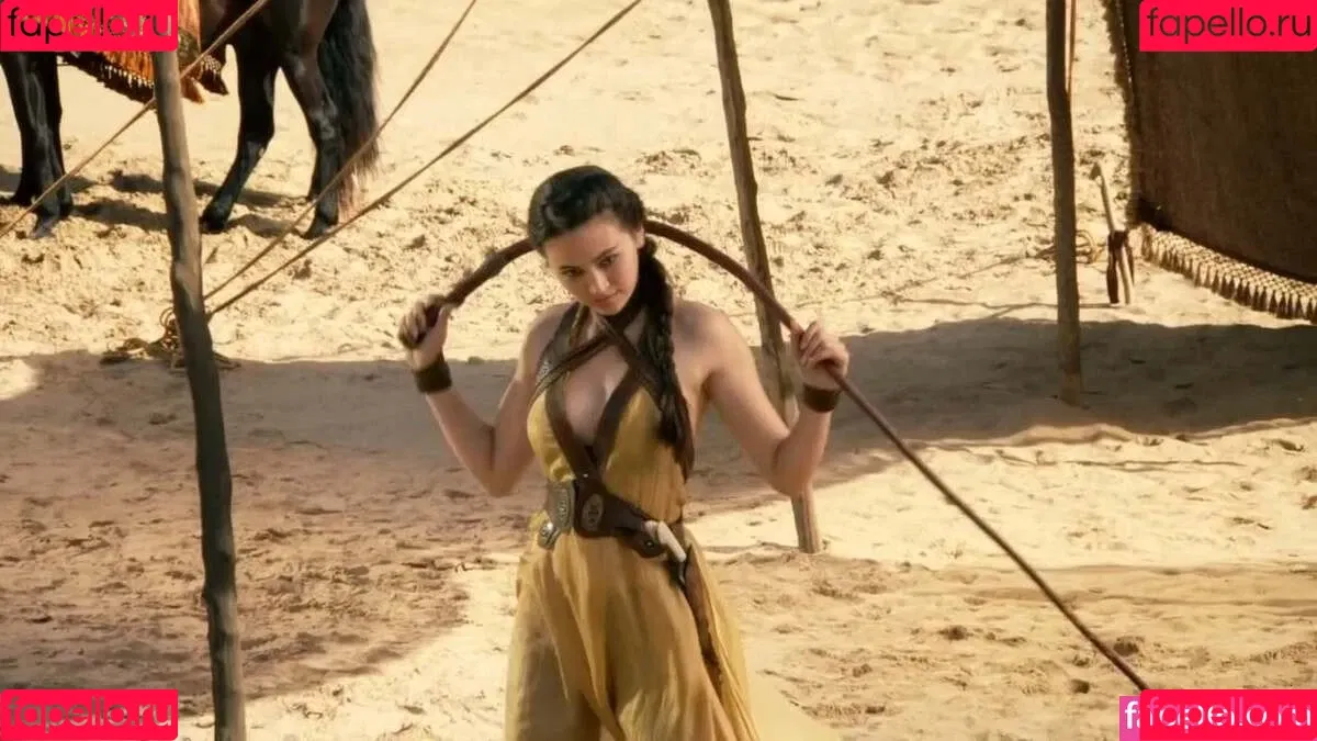 Jessica Yu Li Henwick Onlyfans Photo Gallery 