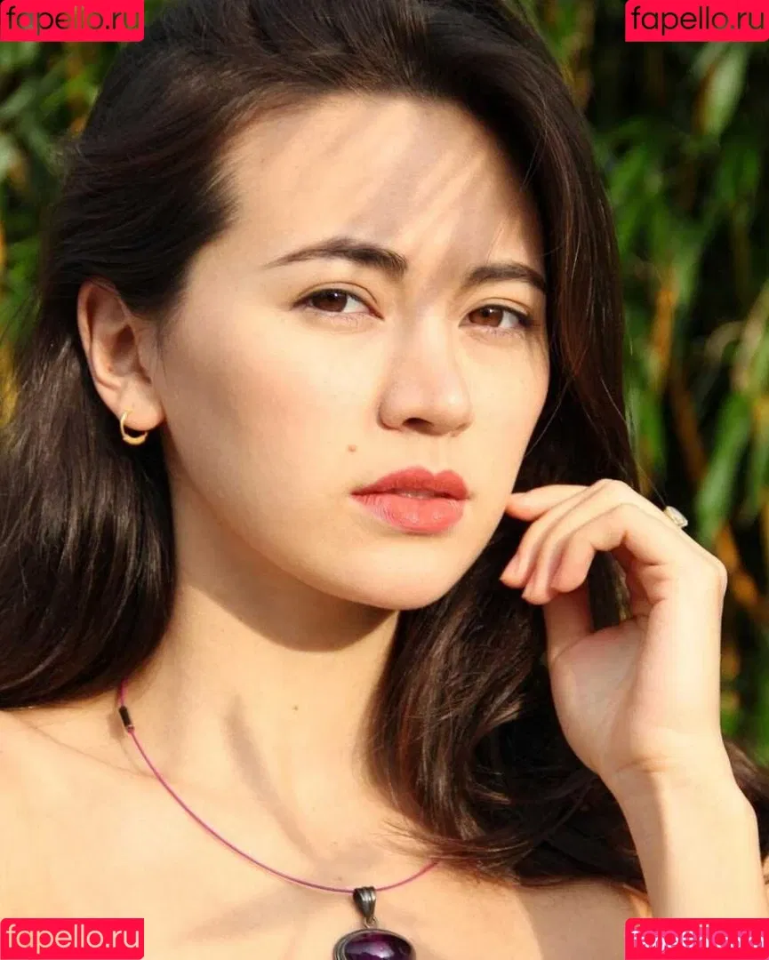 Jessica Yu Li Henwick Onlyfans Photo Gallery 