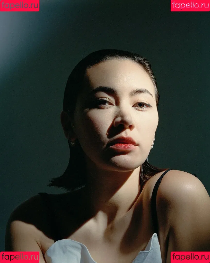 Jessica Yu Li Henwick Onlyfans Photo Gallery 