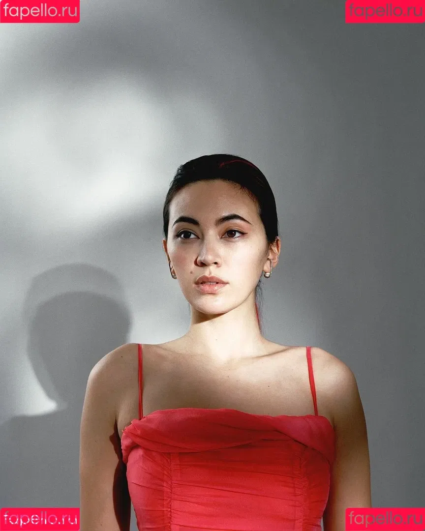 Jessica Yu Li Henwick Onlyfans Photo Gallery 