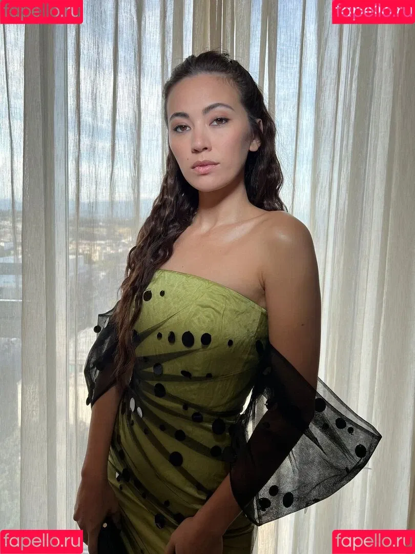 Jessica Yu Li Henwick Onlyfans Photo Gallery 