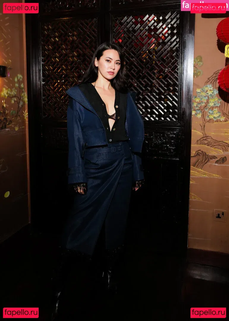 Jessica Yu Li Henwick Onlyfans Photo Gallery 