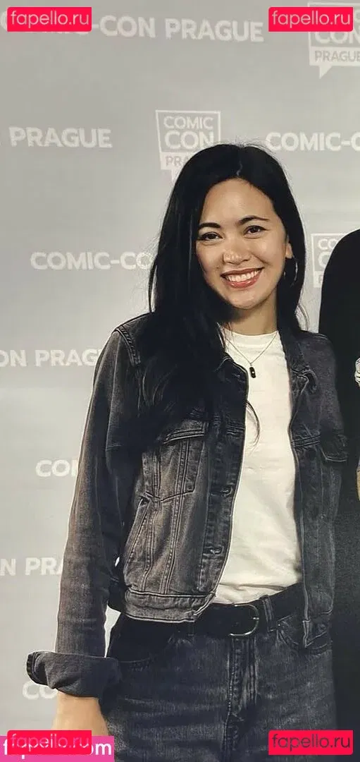 Jessica Yu Li Henwick Onlyfans Photo Gallery 