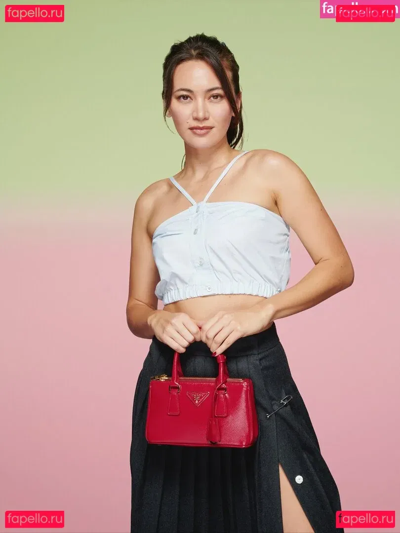 Jessica Yu Li Henwick Onlyfans Photo Gallery 