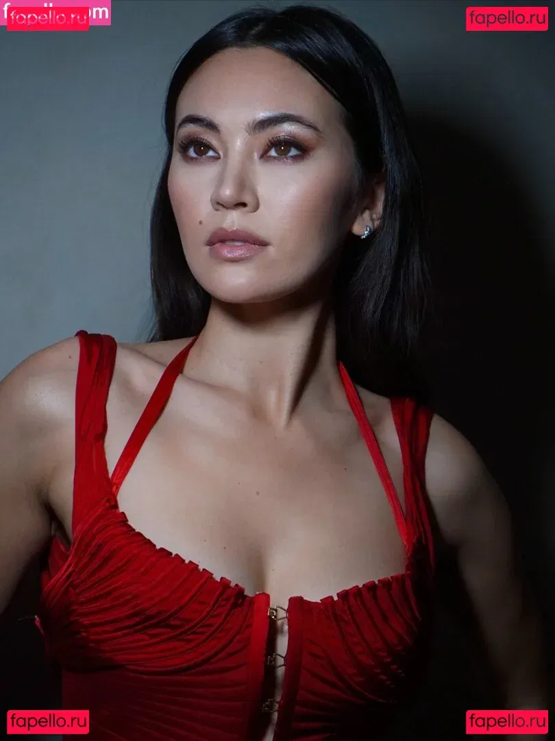 Jessica Yu Li Henwick Onlyfans Photo Gallery 