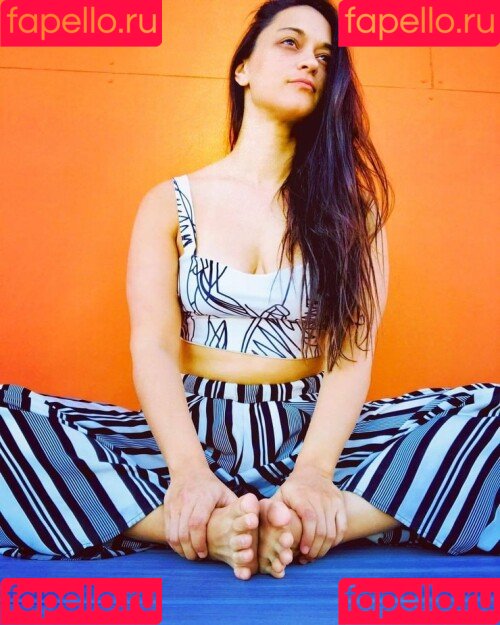 Sara Tomko Onlyfans Photo Gallery 