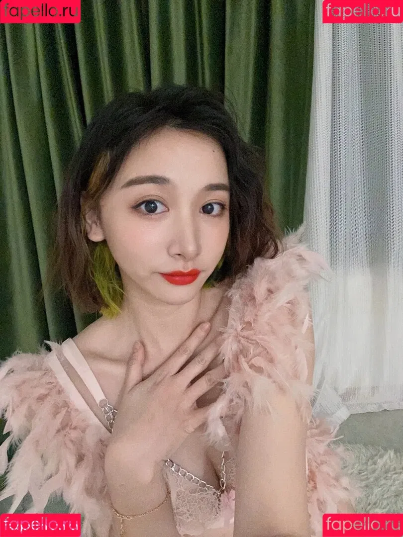 映雪Inshy Onlyfans Photo Gallery 