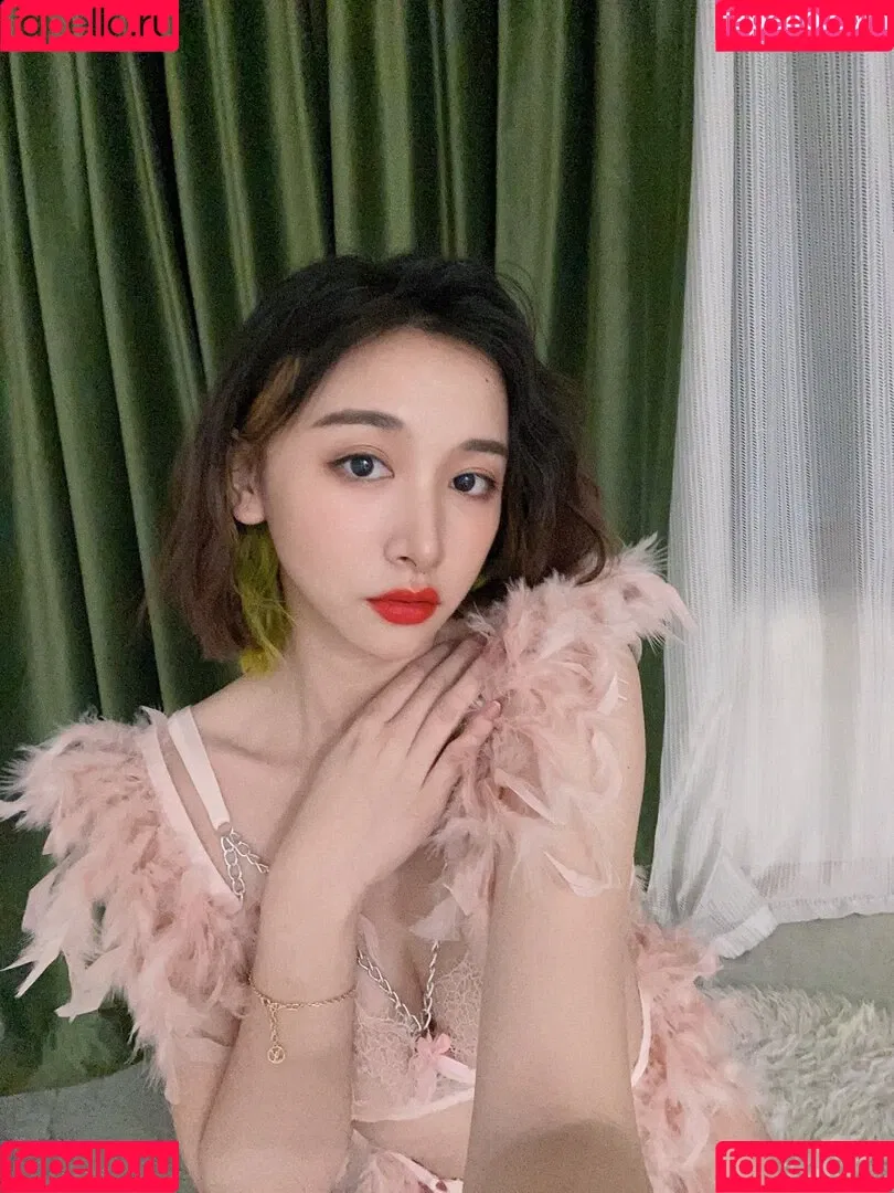 映雪Inshy Onlyfans Photo Gallery 