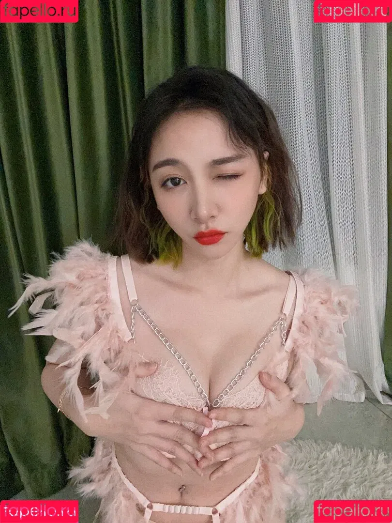 映雪Inshy Onlyfans Photo Gallery 